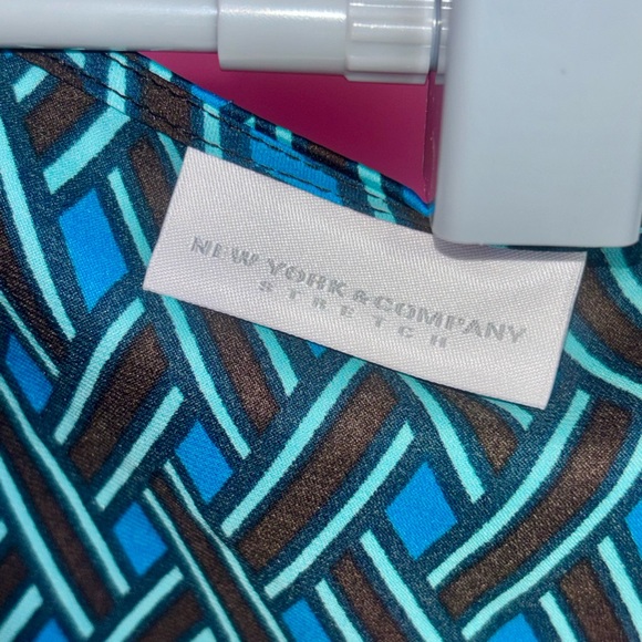 New York & Company STRETCH blue& black sleeveless summer wrap top (Size XS) - Picture 5 of 8
